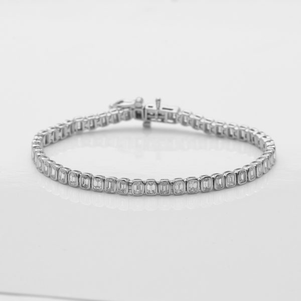 14KW 4.50CTW EMERALD DIAMOND BEZEL SET BRACELET