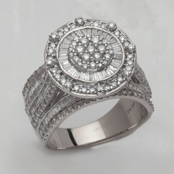 14KW 1.75CTW DIAMOND ROUND CLUSTER RING