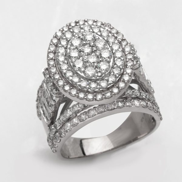 14KW 3.15CTW DIAMOND OVAL CLUSTER RING