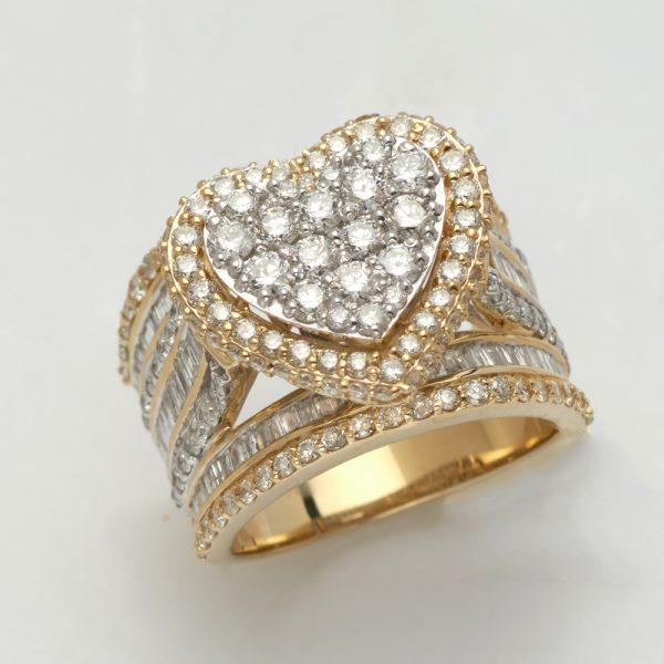 14KY 3.25CTW DIAMOND HEART CLUSTER RING