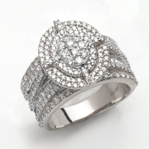 14KW 1.85CTW DIAMOND OVAL CLUSTER RING