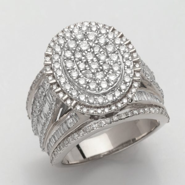 14KW 2.50CTW DIAMOND OVAL CLUSTER RING