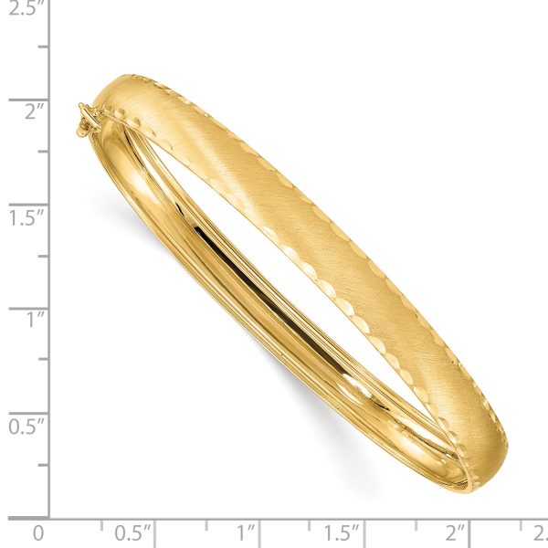 14K Satin Diamond-cut Edge Oval Flexible Bangle - Image 3