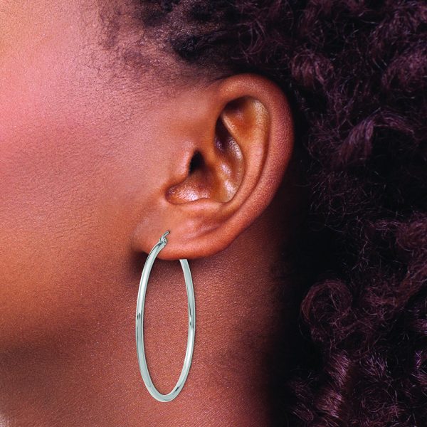 10K White Gold Polished 2mm Tube Hoop Earrings - Image 3