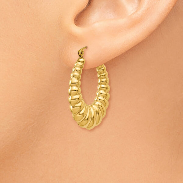 14k Polished Scalloped Hoop Earrings - Image 3