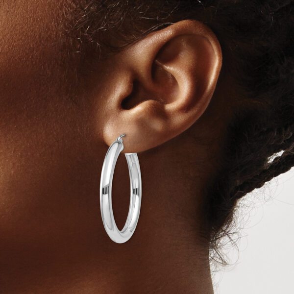 14K White Gold Polished 4mm Tube Hoop Earrings - Image 3