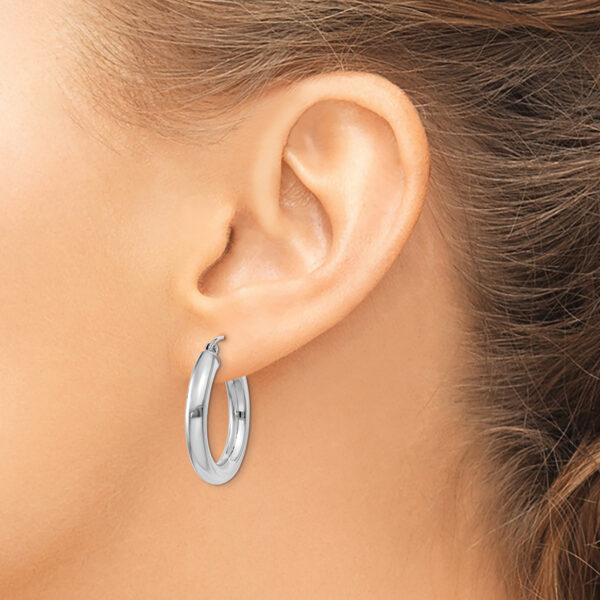 14K White Gold Polished 4mm Lightweight Tube Hoop Earrings - Image 3
