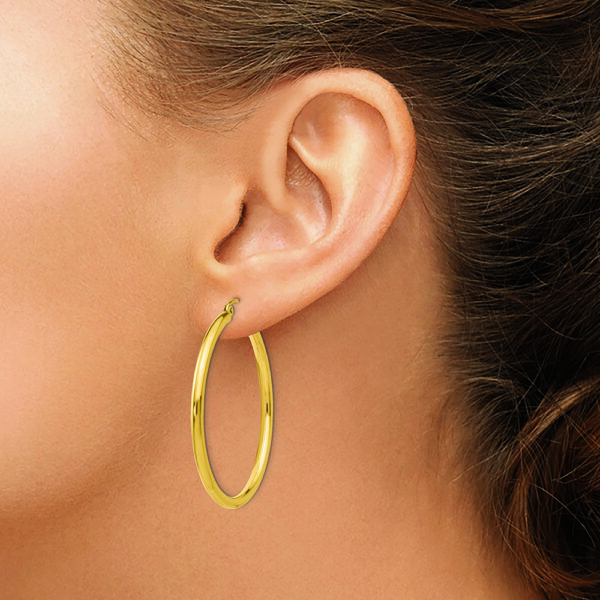 14K Polished 2.5mm Lightweight Tube Hoop Earrings - Image 3